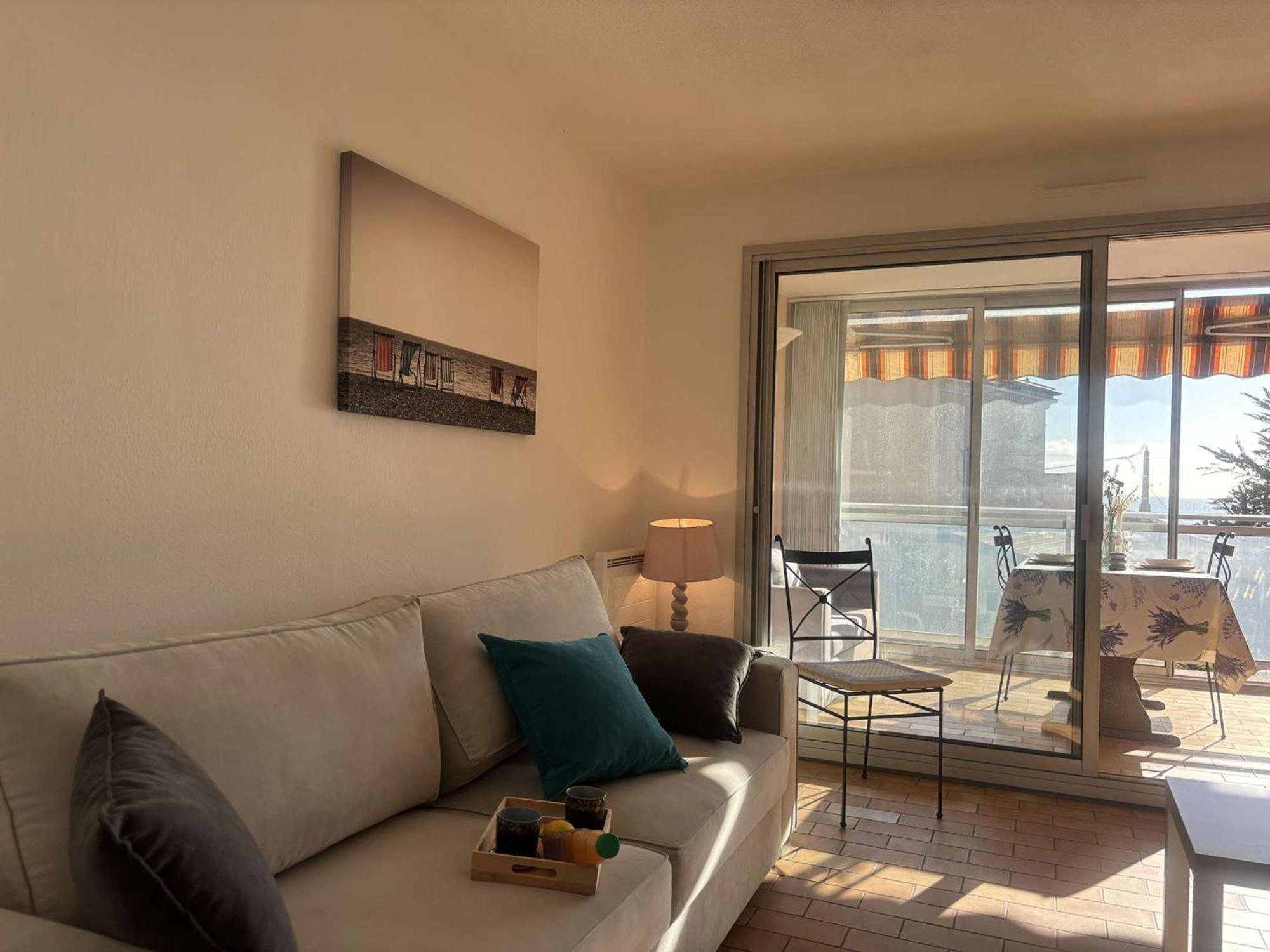 Studio Agreable Avec Loggia, Garage Et Plage A Proximite - 2 Couchages, Golfe-Juan - Fr-1-252-62 Экстерьер фото